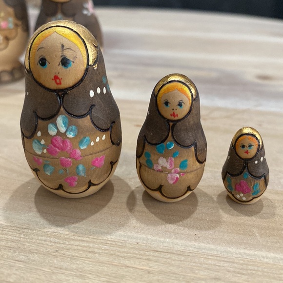 Vintage Russian nesting dolls, set of five - Picture 4 of 11